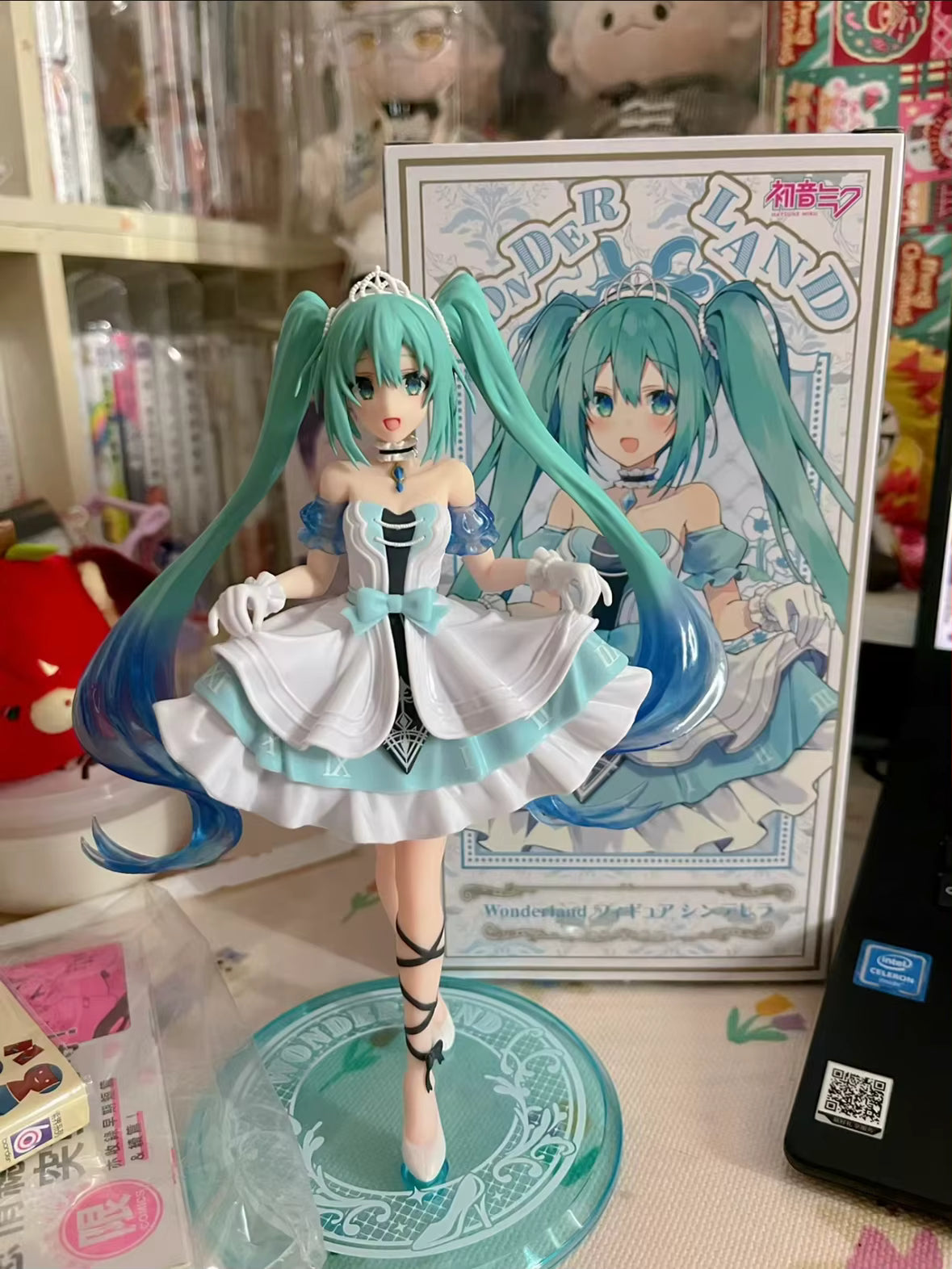 Hatsune Miku – Wonderland Figure (Cinderella Ver.) – Taito