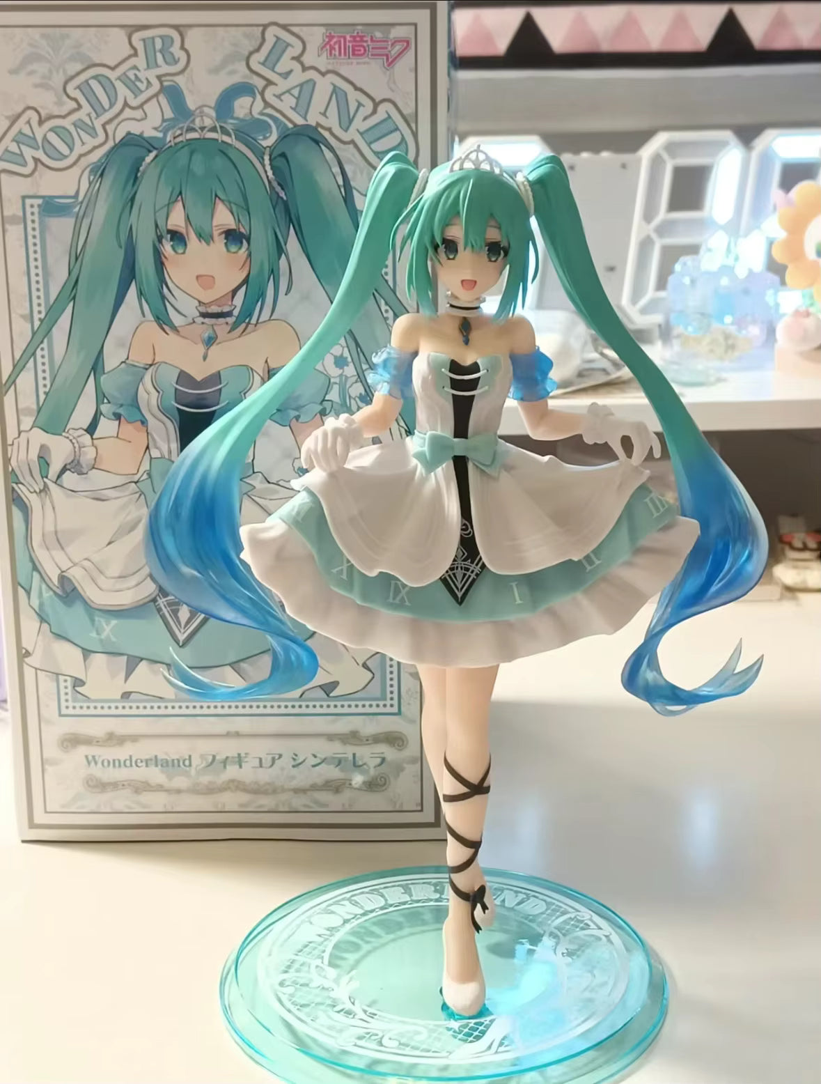Hatsune Miku – Wonderland Figure (Cinderella Ver.) – Taito